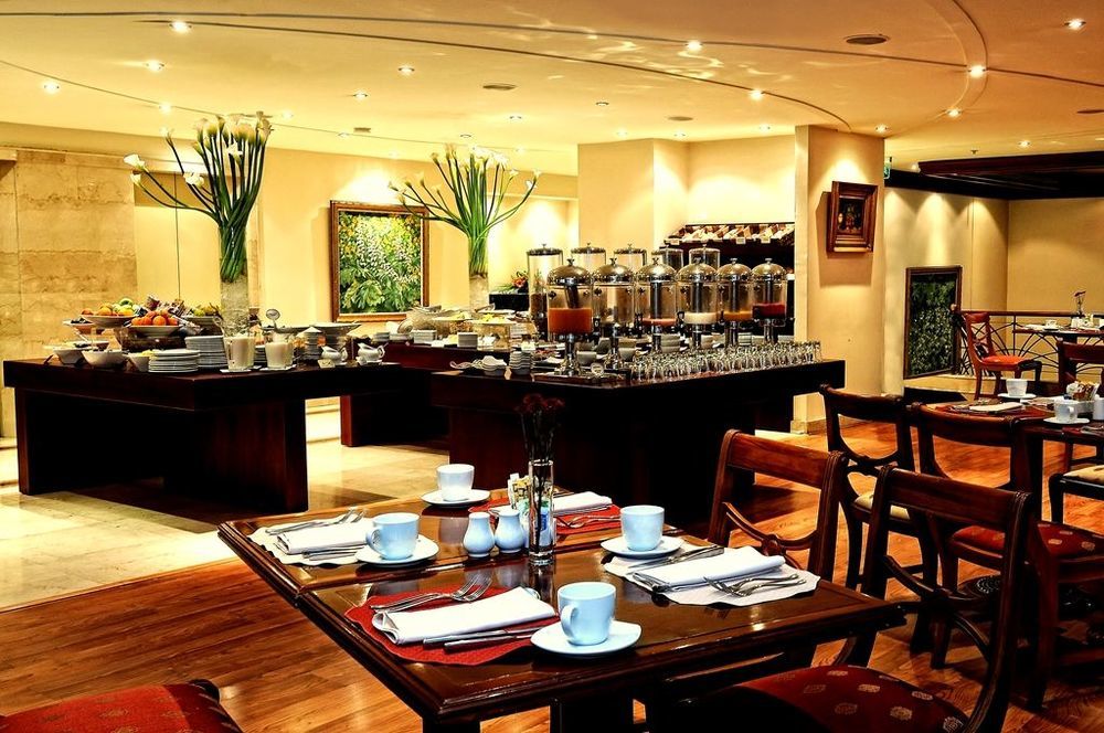 Nh Collection Quito Royal Otel Restoran fotoğraf